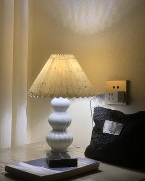 Lampe de Table Plissée - Élégance et Atmosphère Chaleureuse