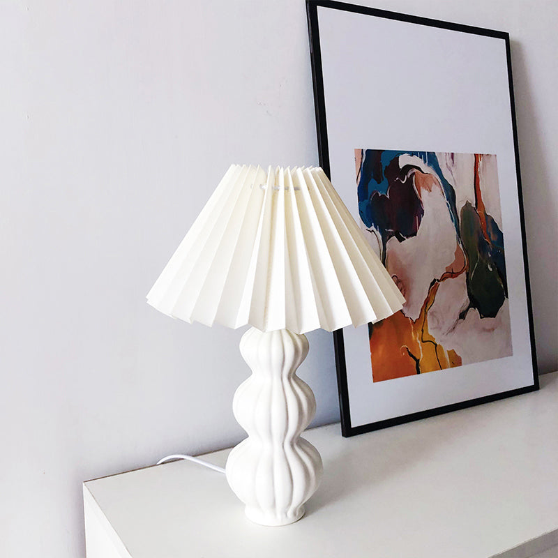 Lampe de Table Plissée - Élégance et Atmosphère Chaleureuse