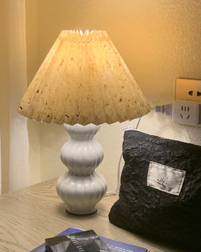 Lampe de Table Plissée - Élégance et Atmosphère Chaleureuse