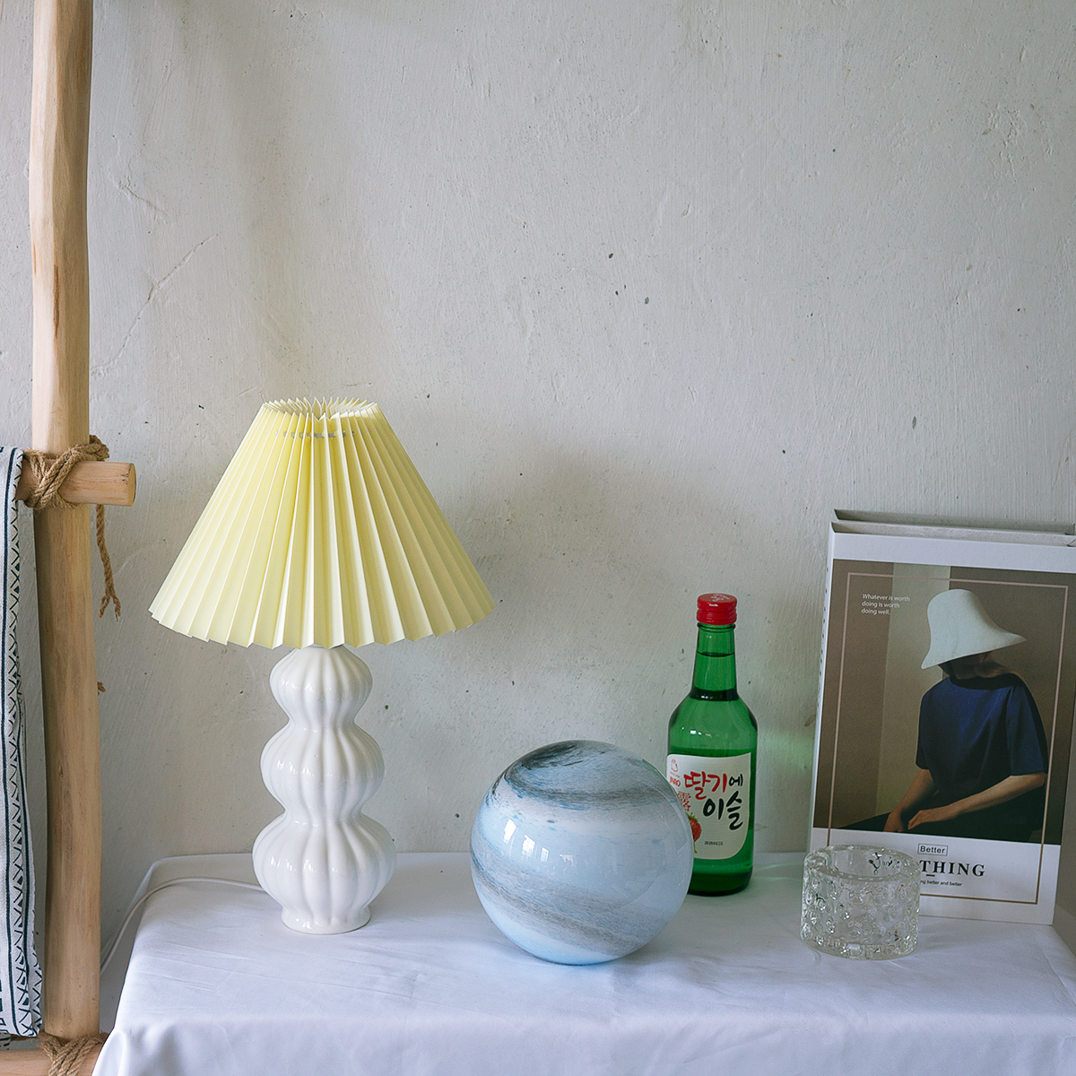 Lampe de Table Plissée - Élégance et Atmosphère Chaleureuse