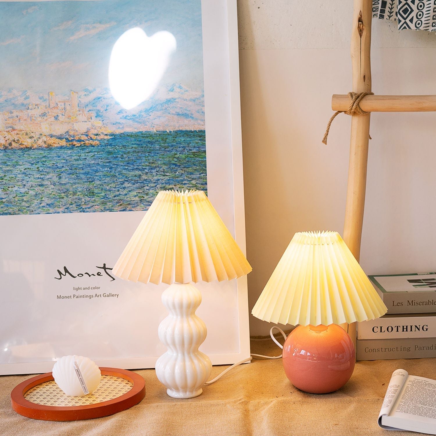 Lampe de Table Plissée - Élégance et Atmosphère Chaleureuse