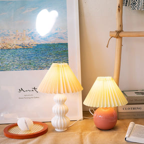 Lampe de Table Plissée - Élégance et Atmosphère Chaleureuse