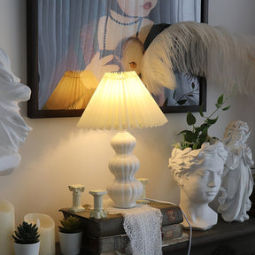 Lampe de Table Plissée - Élégance et Atmosphère Chaleureuse