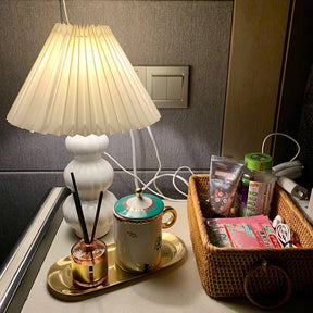 Lampe de Table Plissée - Élégance et Atmosphère Chaleureuse