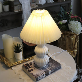 Lampe de Table Plissée - Élégance et Atmosphère Chaleureuse