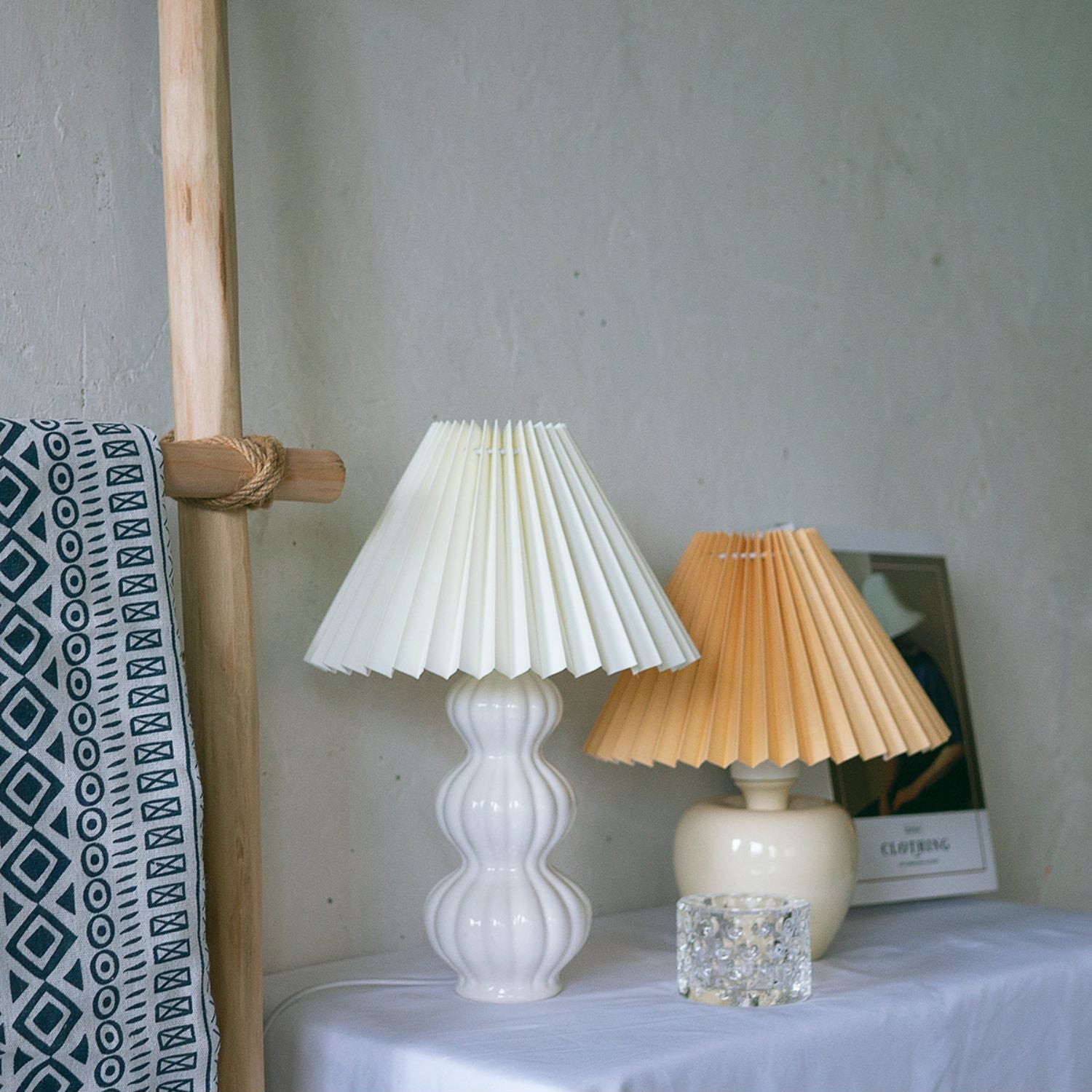 Lampe de Table Plissée - Élégance et Atmosphère Chaleureuse