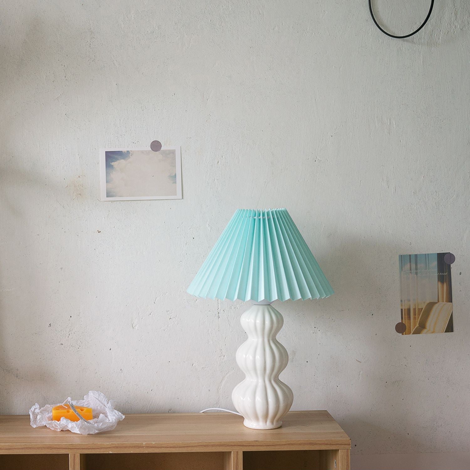 Lampe de Table Plissée - Élégance et Atmosphère Chaleureuse
