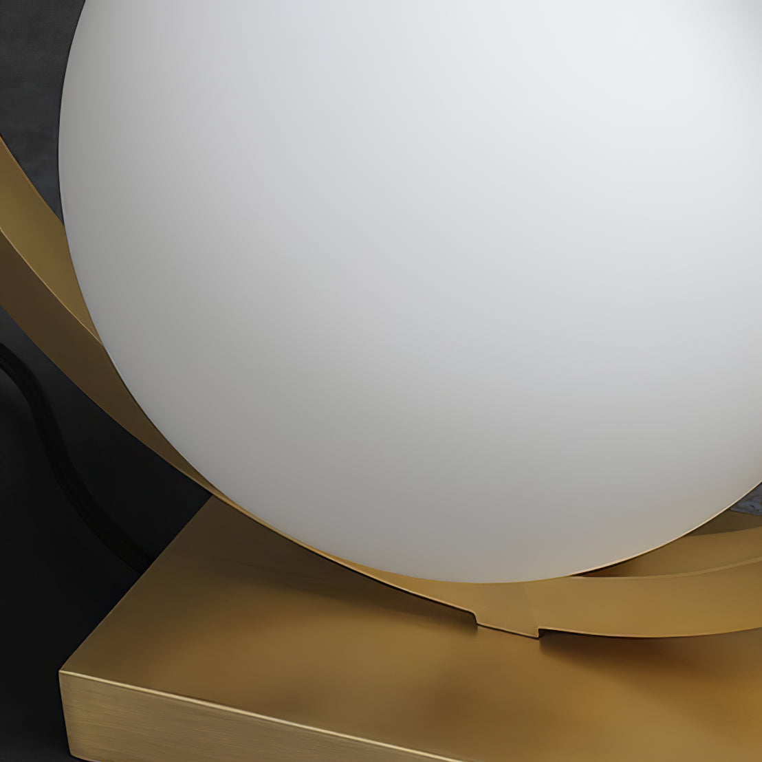 Lampe de Table en Laiton - Éclairage Atmosphérique Élégant et Raffiné