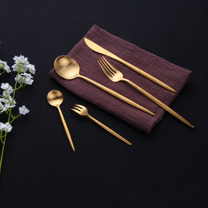 Couverts Modernes en Acier Inoxydable - Design Élégant et Durable pour Dîner