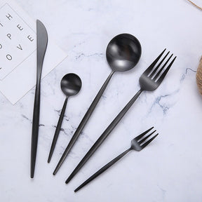 Couverts Modernes en Acier Inoxydable - Design Élégant et Durable pour Dîner