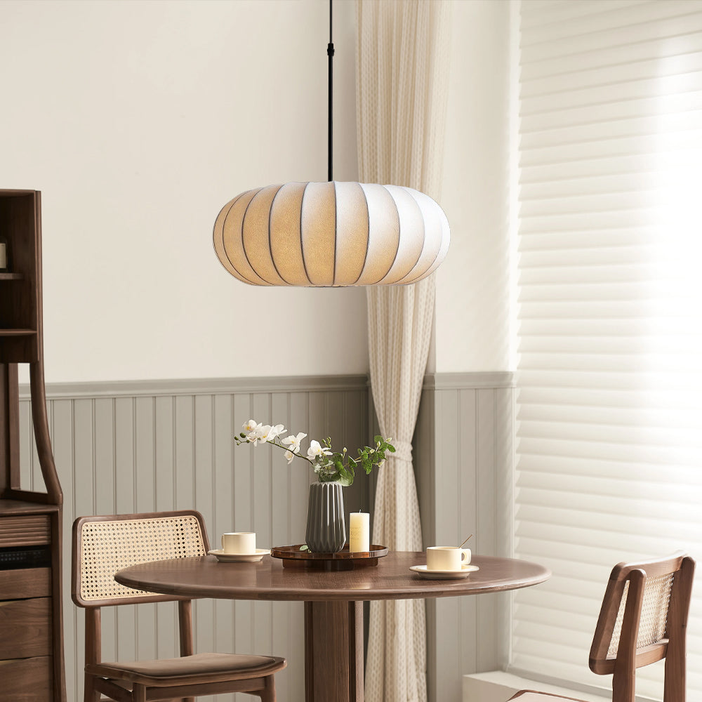 Suspension en Soie Minimaliste - Éclairage Chic et Accueillant pour Votre Espace