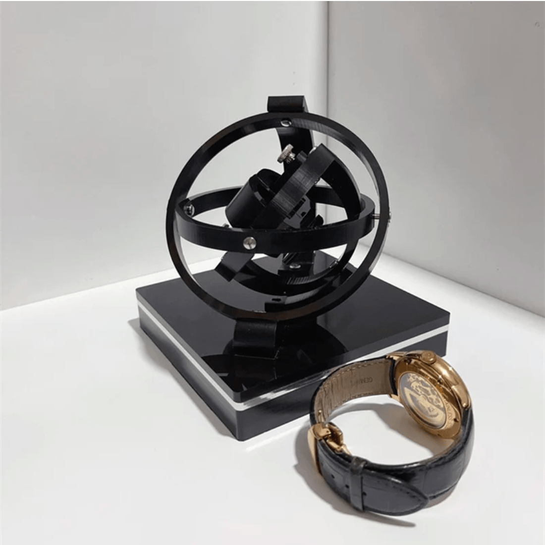 Remontoir de Montres Automatique - Design Élégant et Fonctionnel