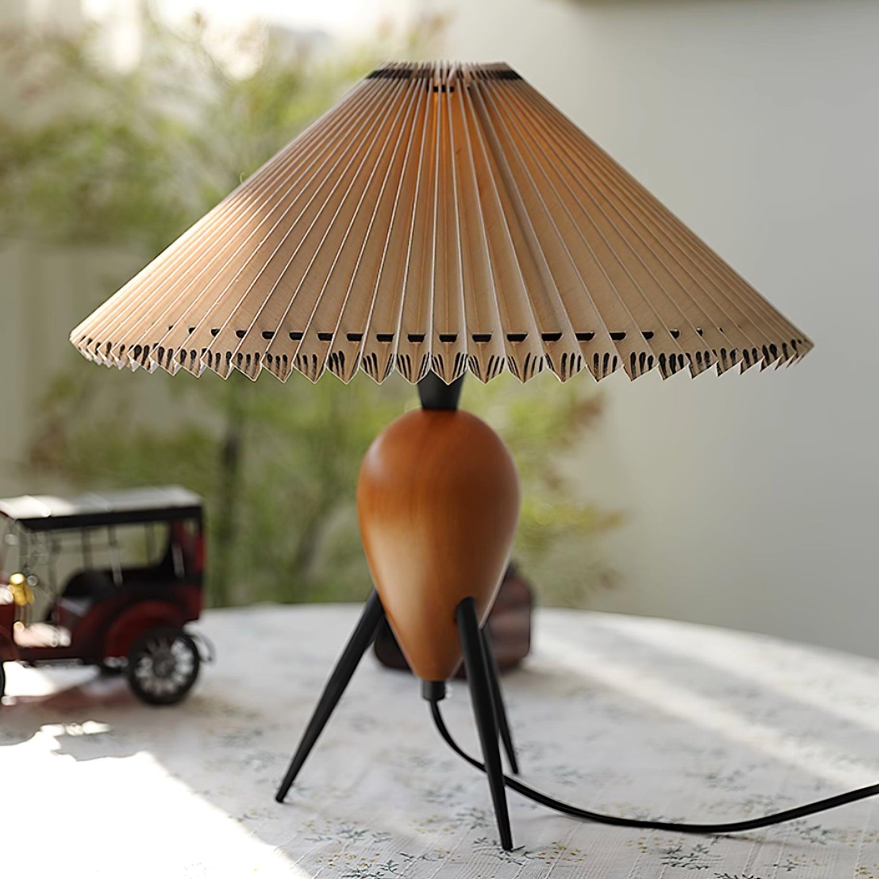 Lampe LED Trépied en Bois - Élégance Naturelle et Style Contemporain