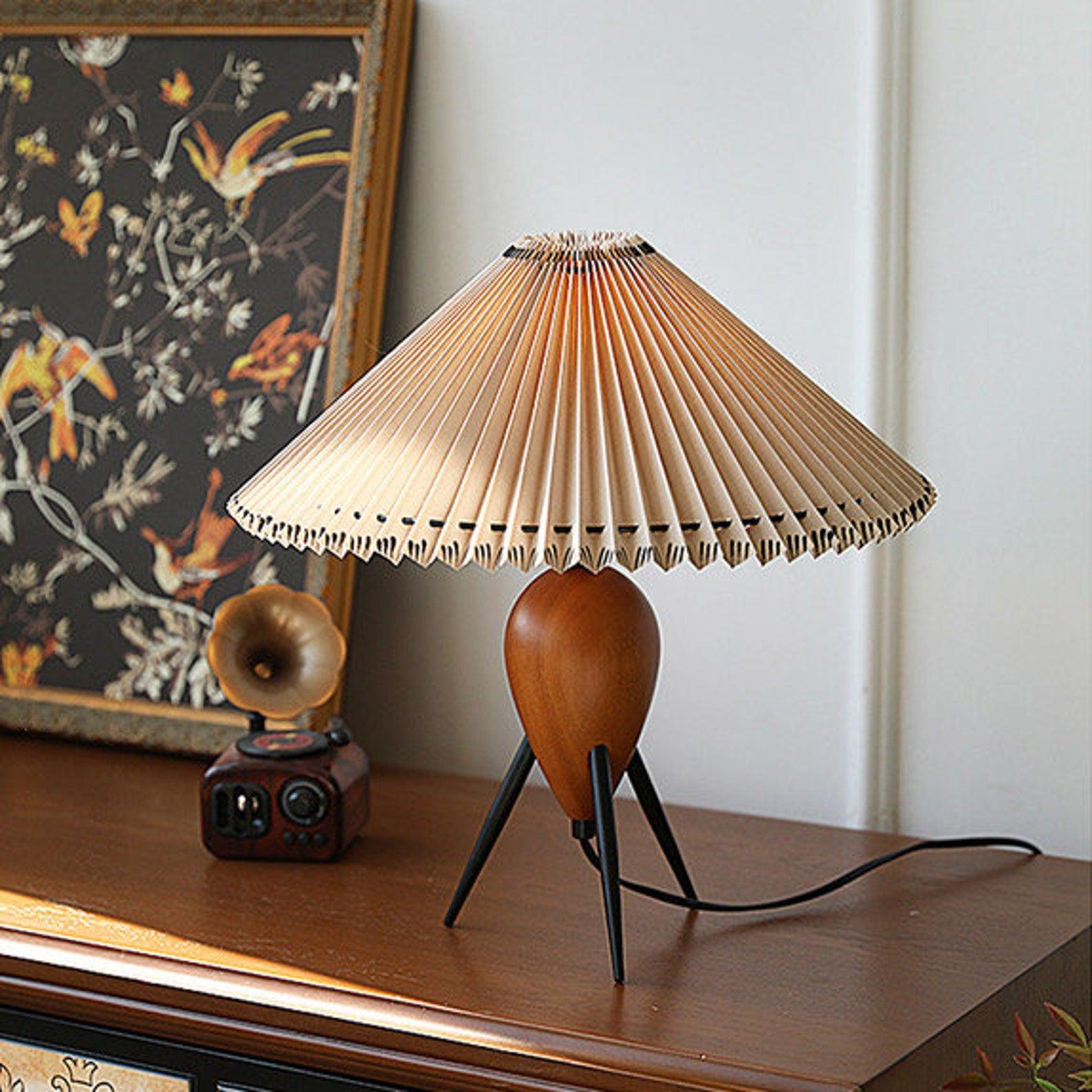 Lampe LED Trépied en Bois - Élégance Naturelle et Style Contemporain