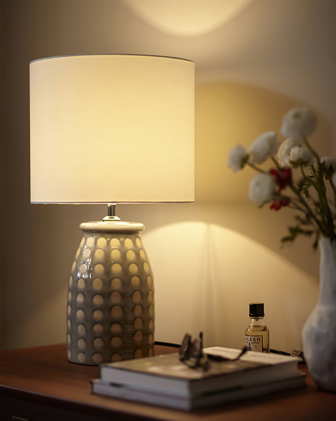 Lampe de Table en Céramique - Élégance Intemporelle et Fonctionnalité