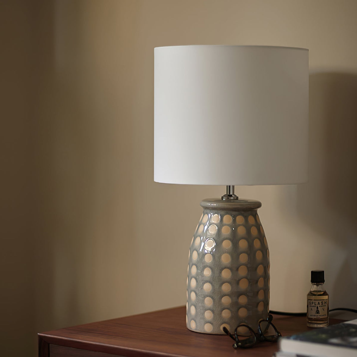 Lampe de Table en Céramique - Élégance Intemporelle et Fonctionnalité