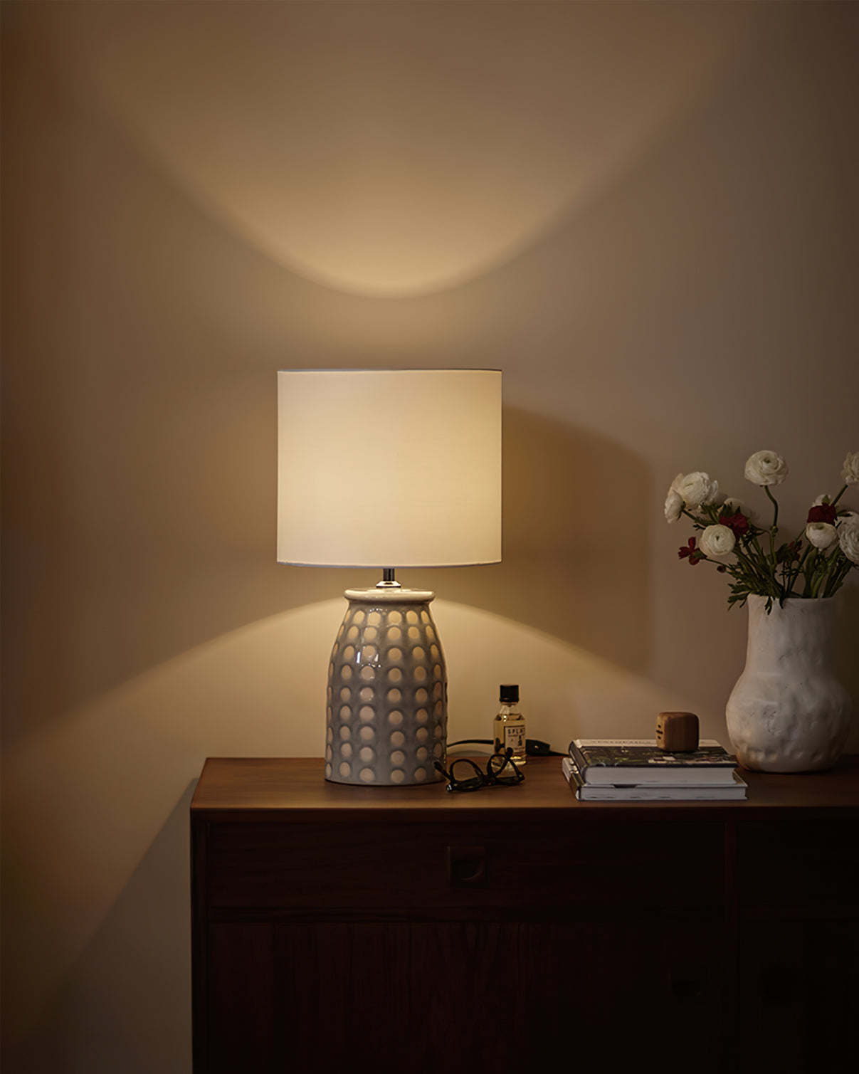 Lampe de Table en Céramique - Élégance Intemporelle et Fonctionnalité