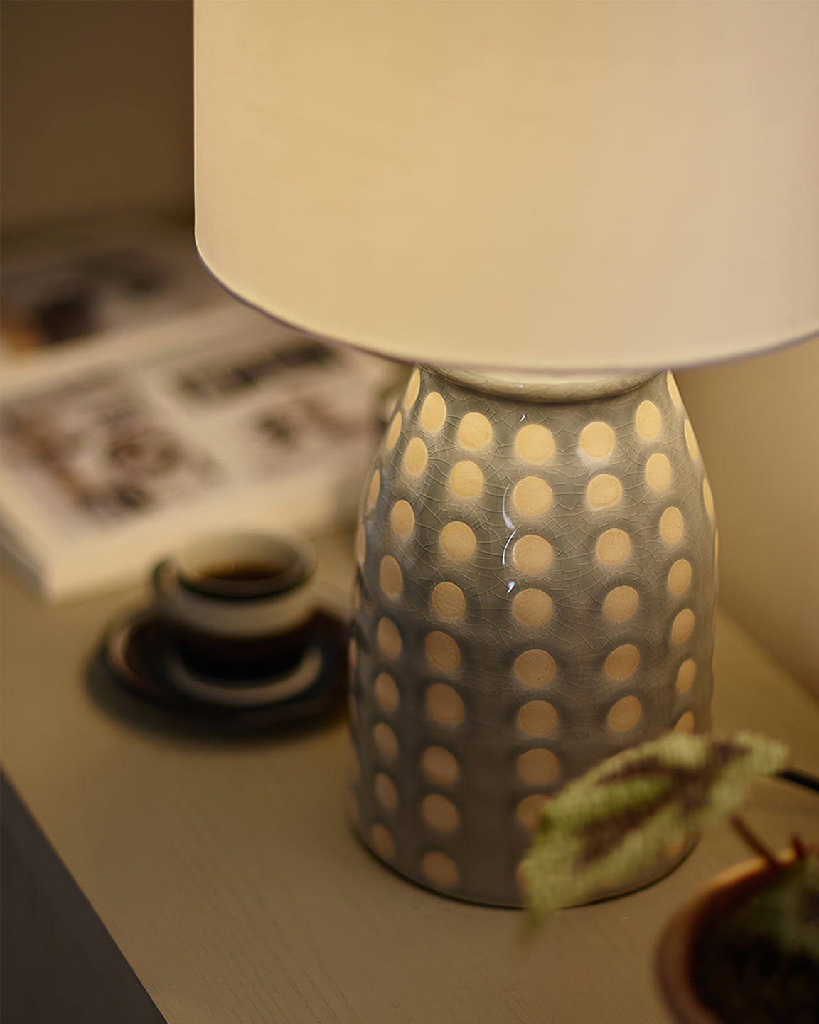 Lampe de Table en Céramique - Élégance Intemporelle et Fonctionnalité