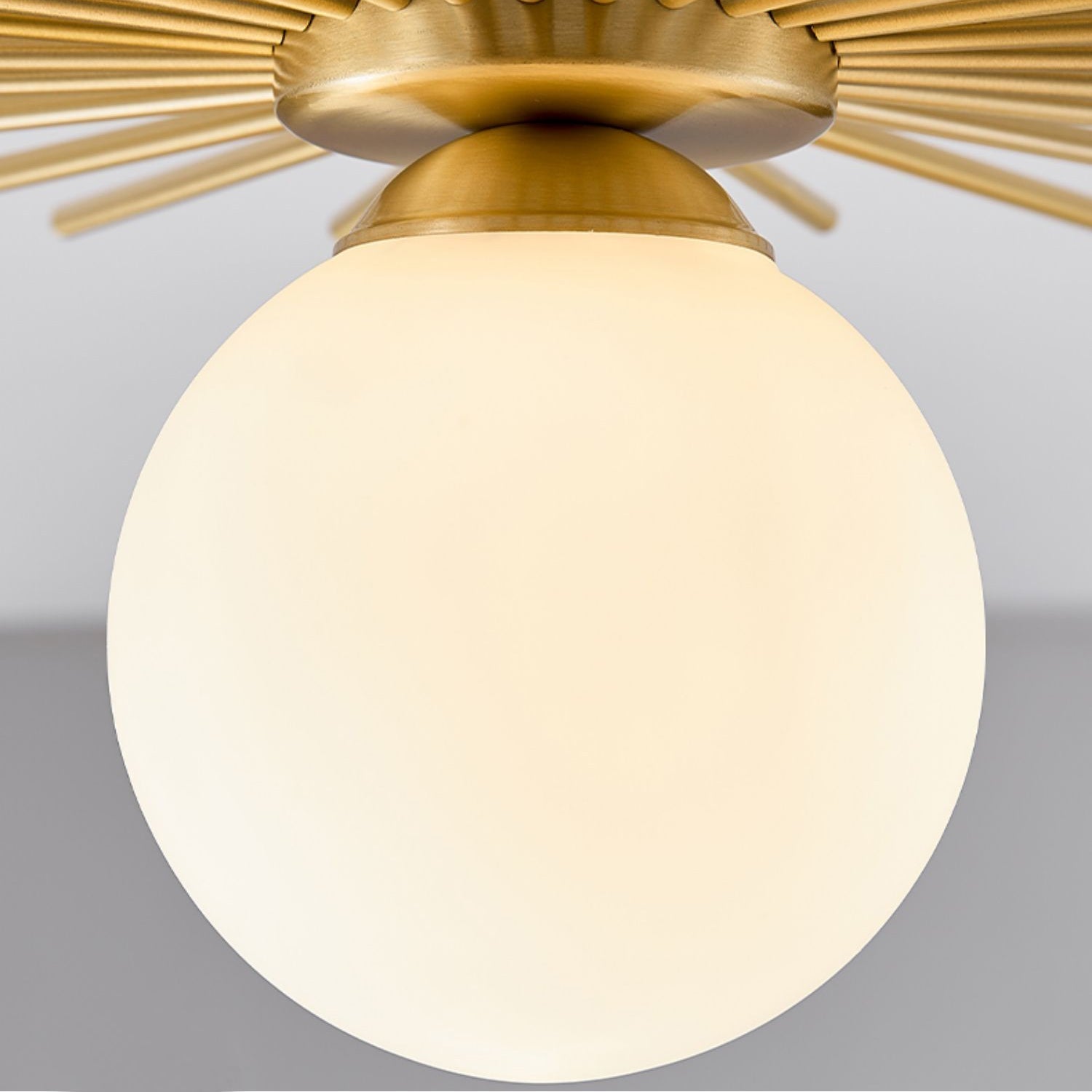 Éclairage de Plafond Élégant - Design Unique en Laiton et Verre