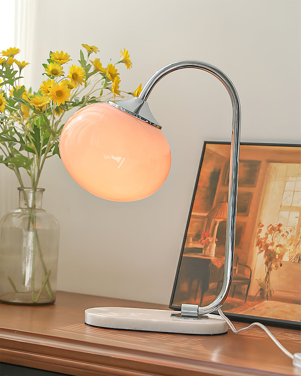 Lampe de Table Ludique en Verre - Finition Dorée et Abat-jour Rose