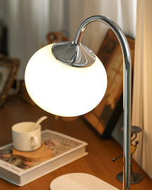 Lampe de Table Ludique en Verre - Finition Dorée et Abat-jour Rose