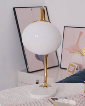 Lampe de Table Ludique en Verre - Finition Dorée et Abat-jour Rose