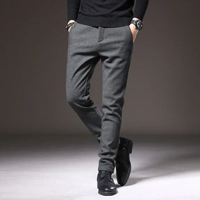 Pantalon Tailleur Sophistiqué - Coupe Précise et Tissu de Qualité