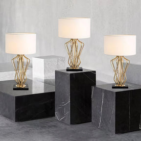 Lampe de Table Élégante en Métal - Design Raffiné avec Abat-jour en Lin