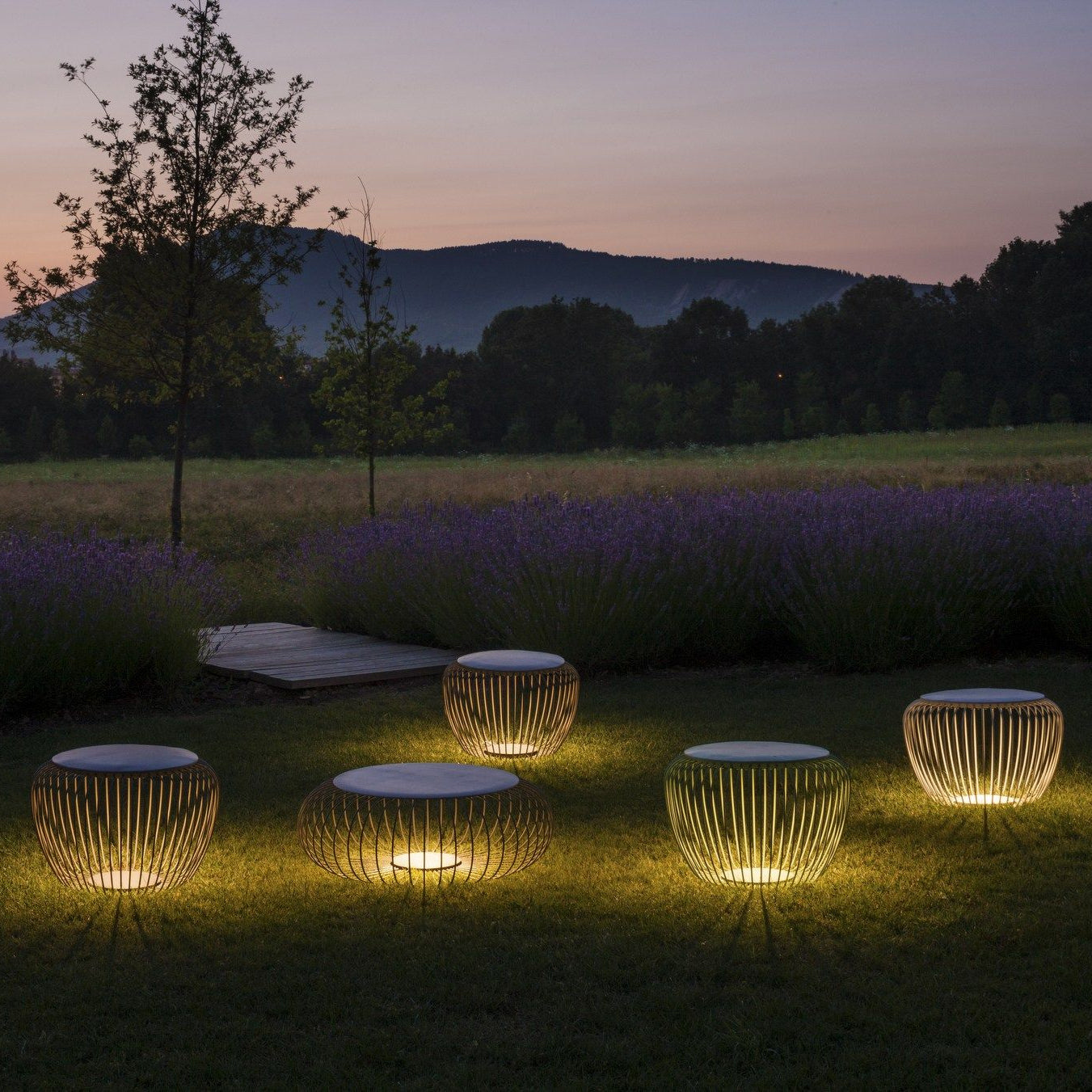 Lampe de Table Extérieure Élégante - Design Durable et Éclairage LED