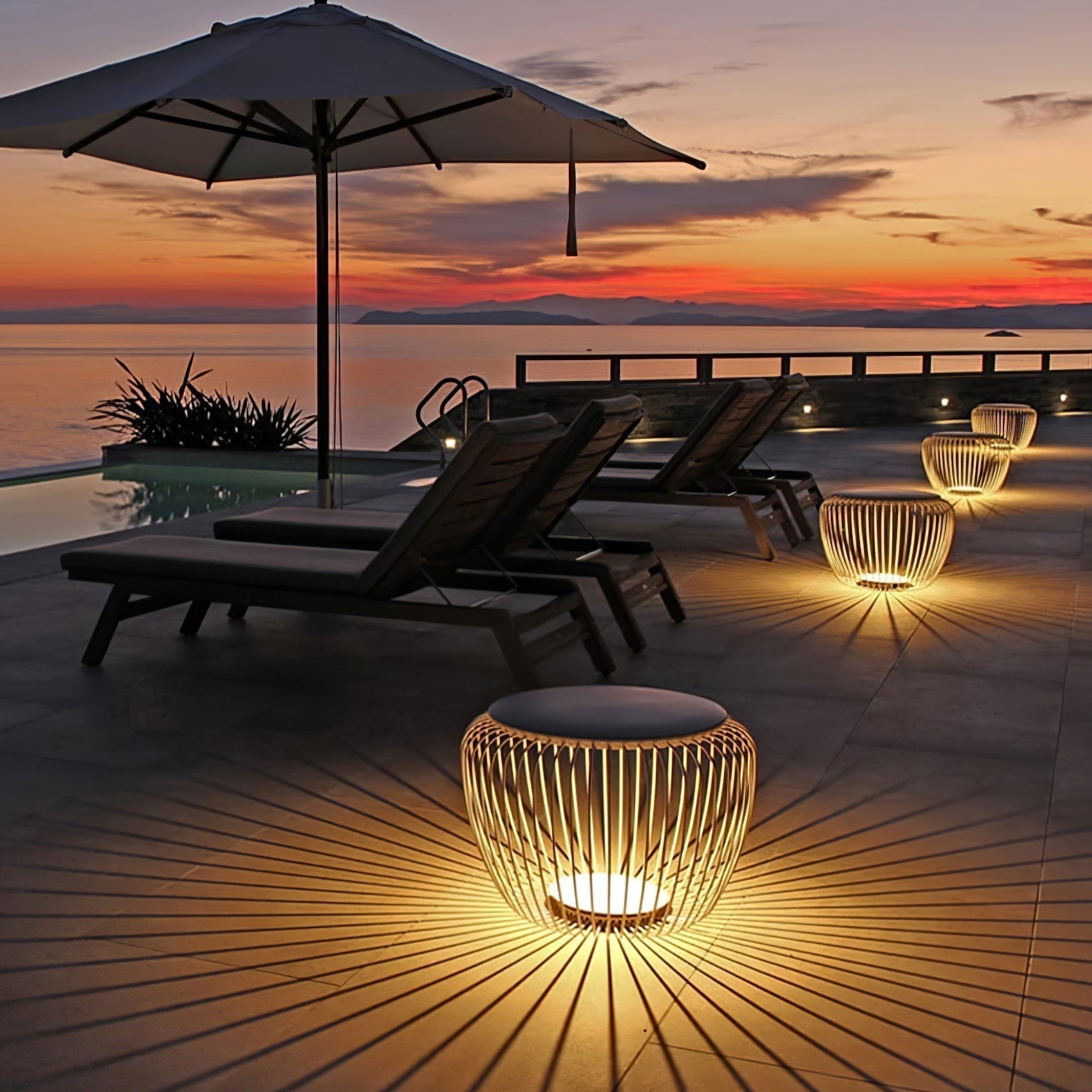 Lampe de Table Extérieure Élégante - Design Durable et Éclairage LED