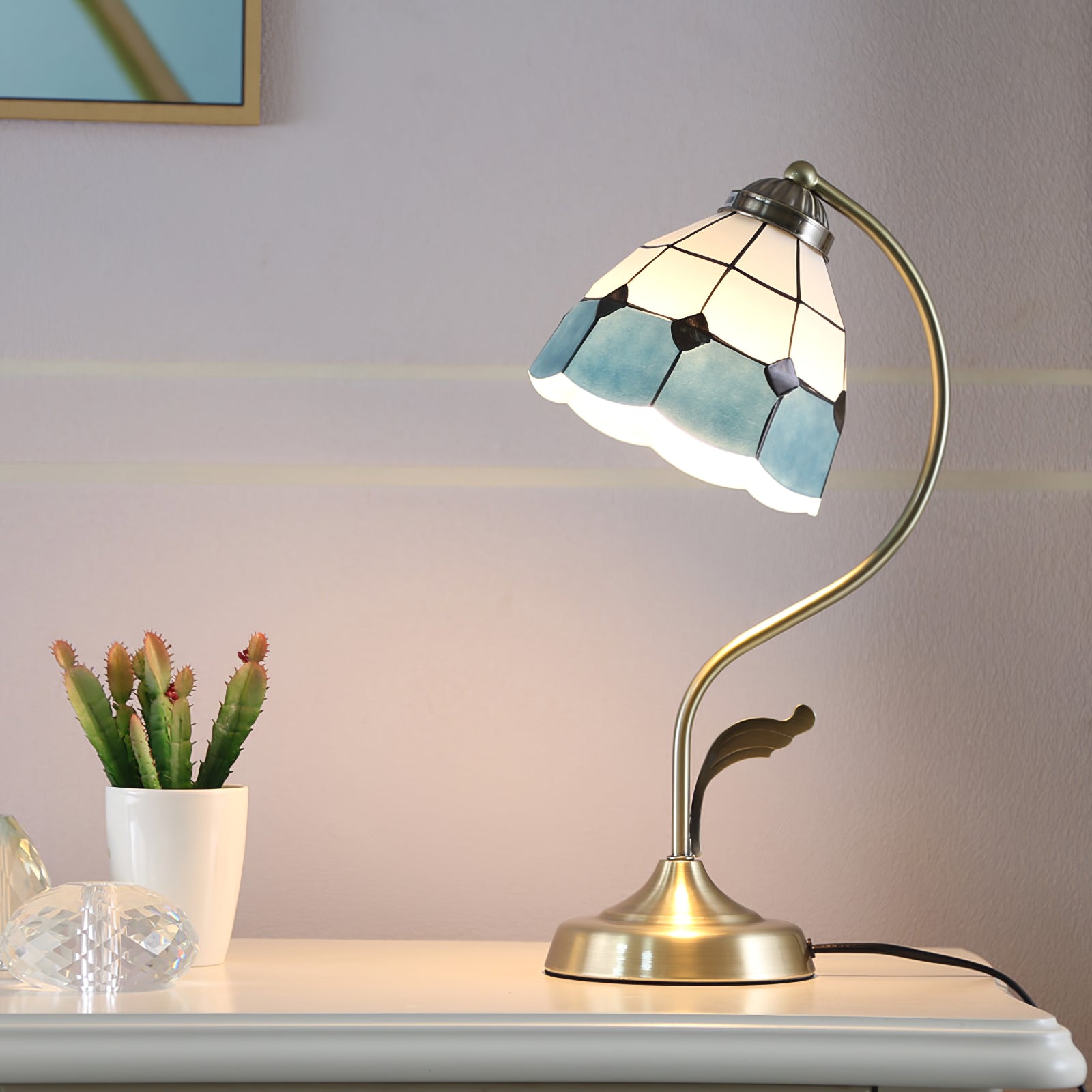 Lampe de Table Florale en Verre - Finition Dorée et Design Élégant
