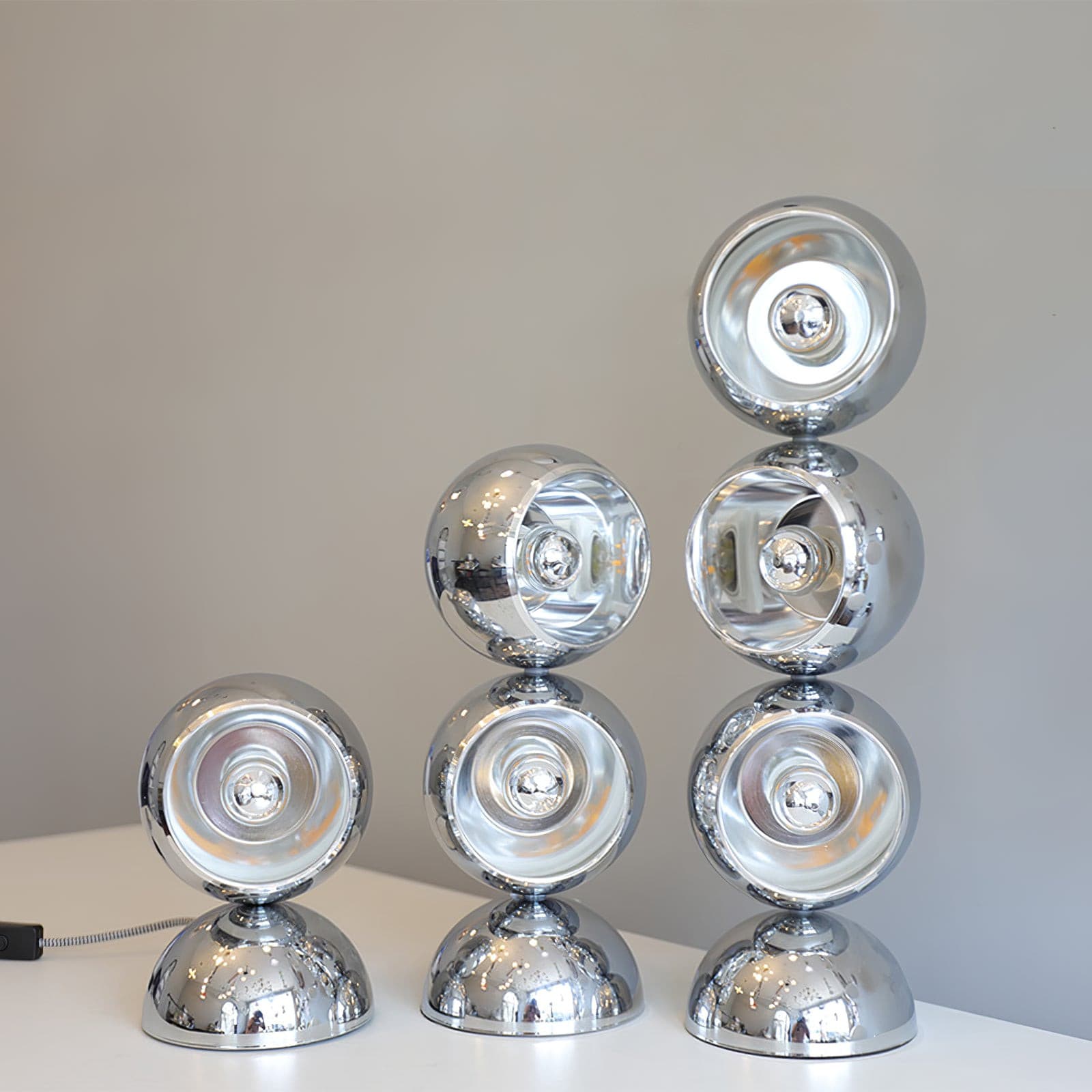 Lampe de Table Élégante - Design Contemporain et Éclairage Doux