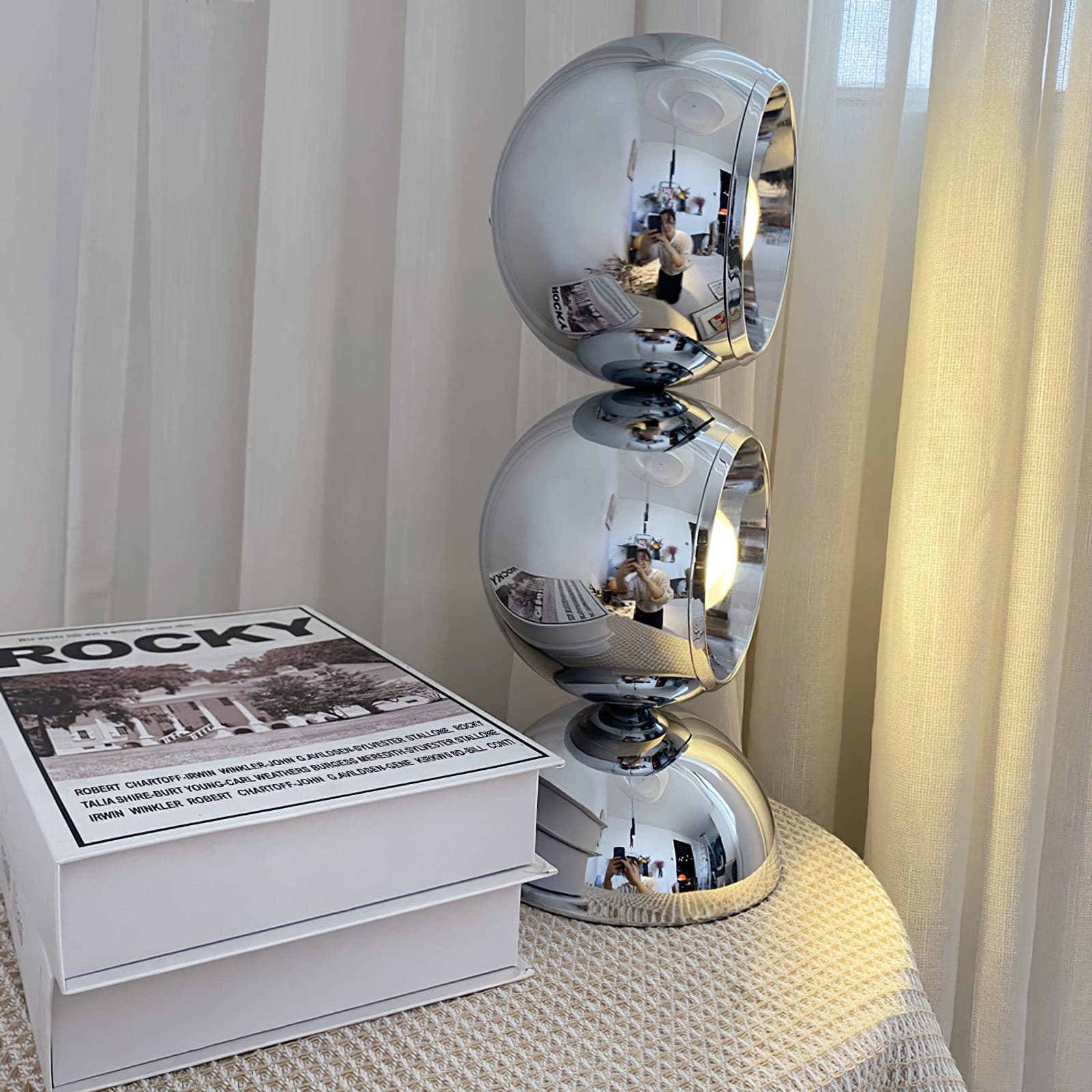 Lampe de Table Élégante - Design Contemporain et Éclairage Doux