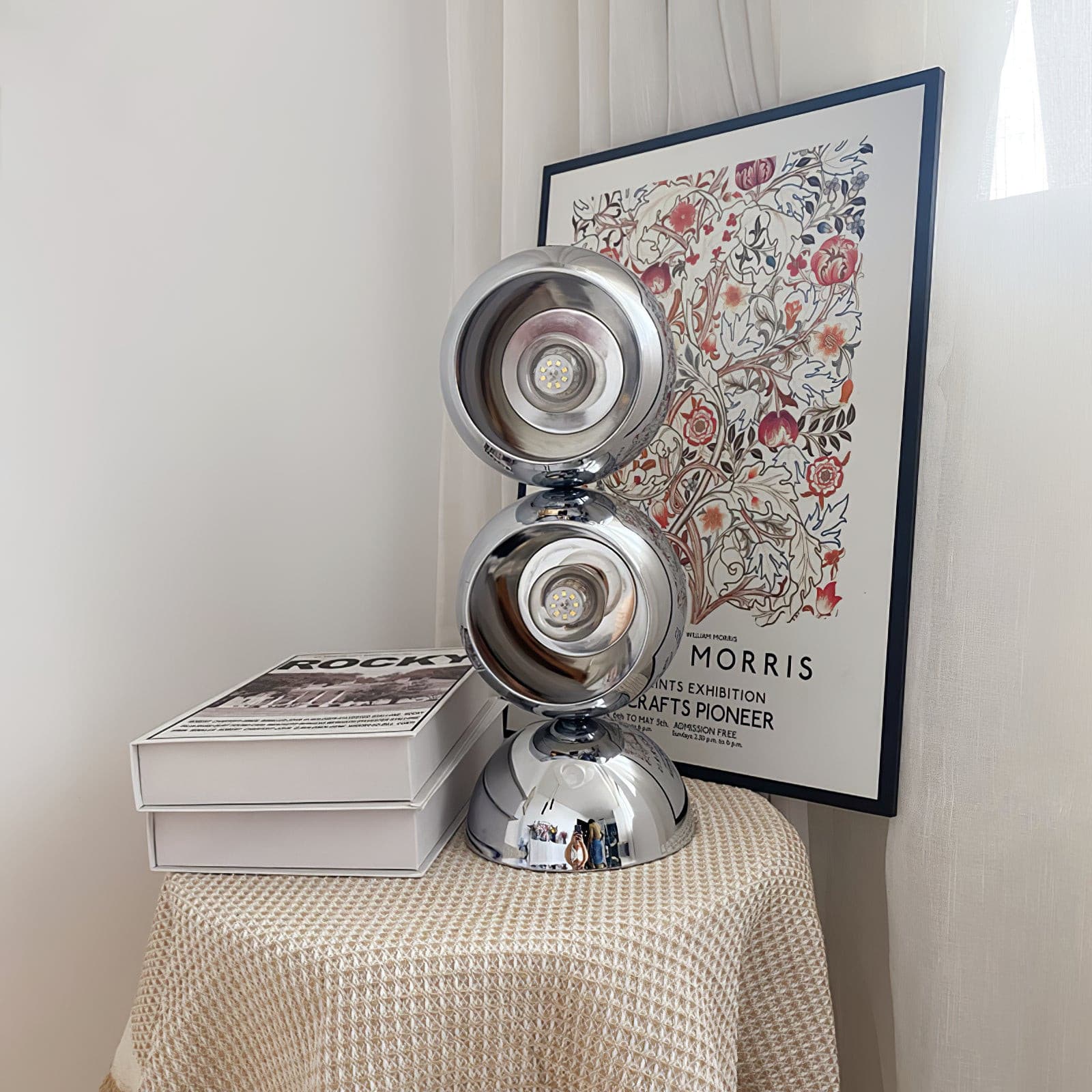 Lampe de Table Élégante - Design Contemporain et Éclairage Doux
