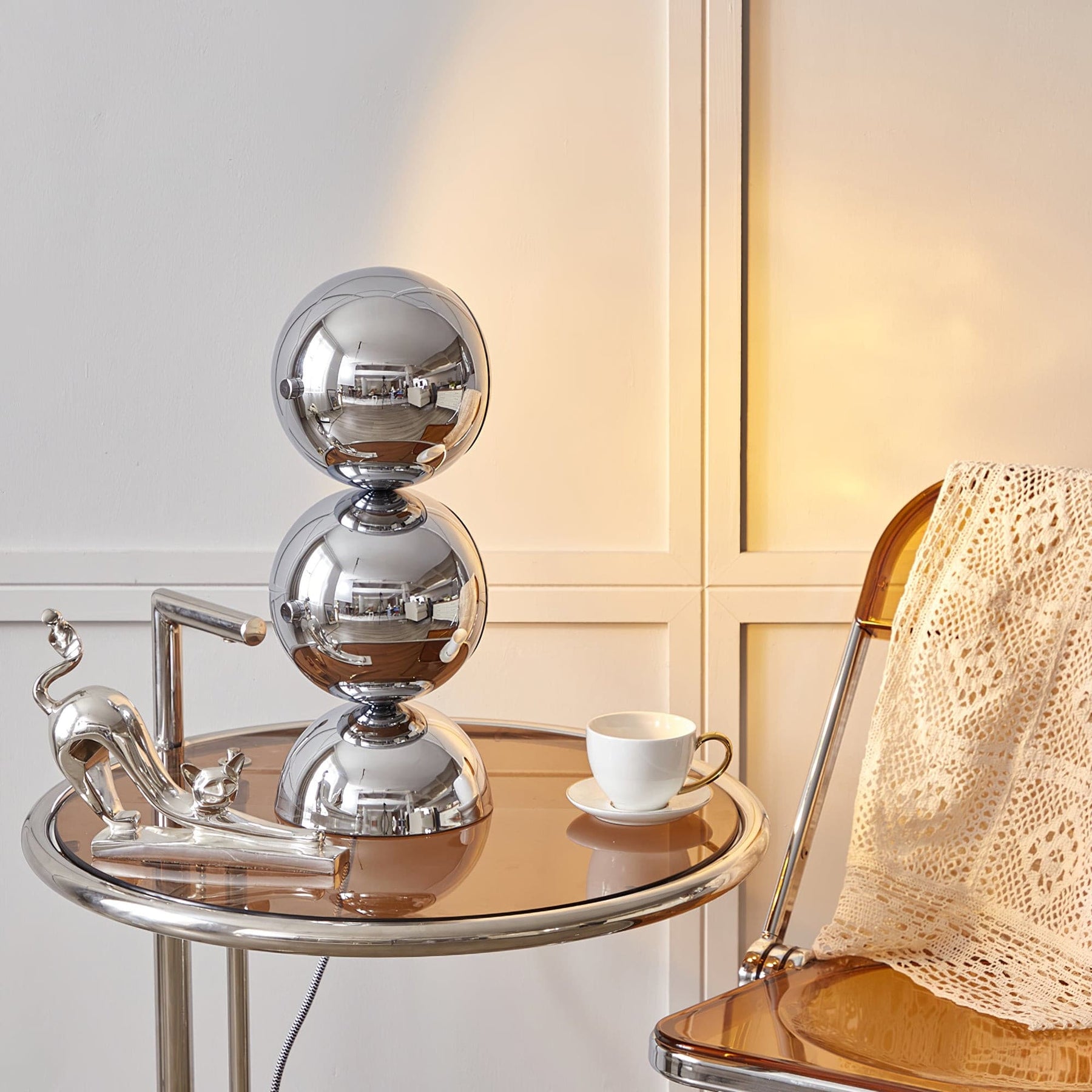 Lampe de Table Élégante - Design Contemporain et Éclairage Doux