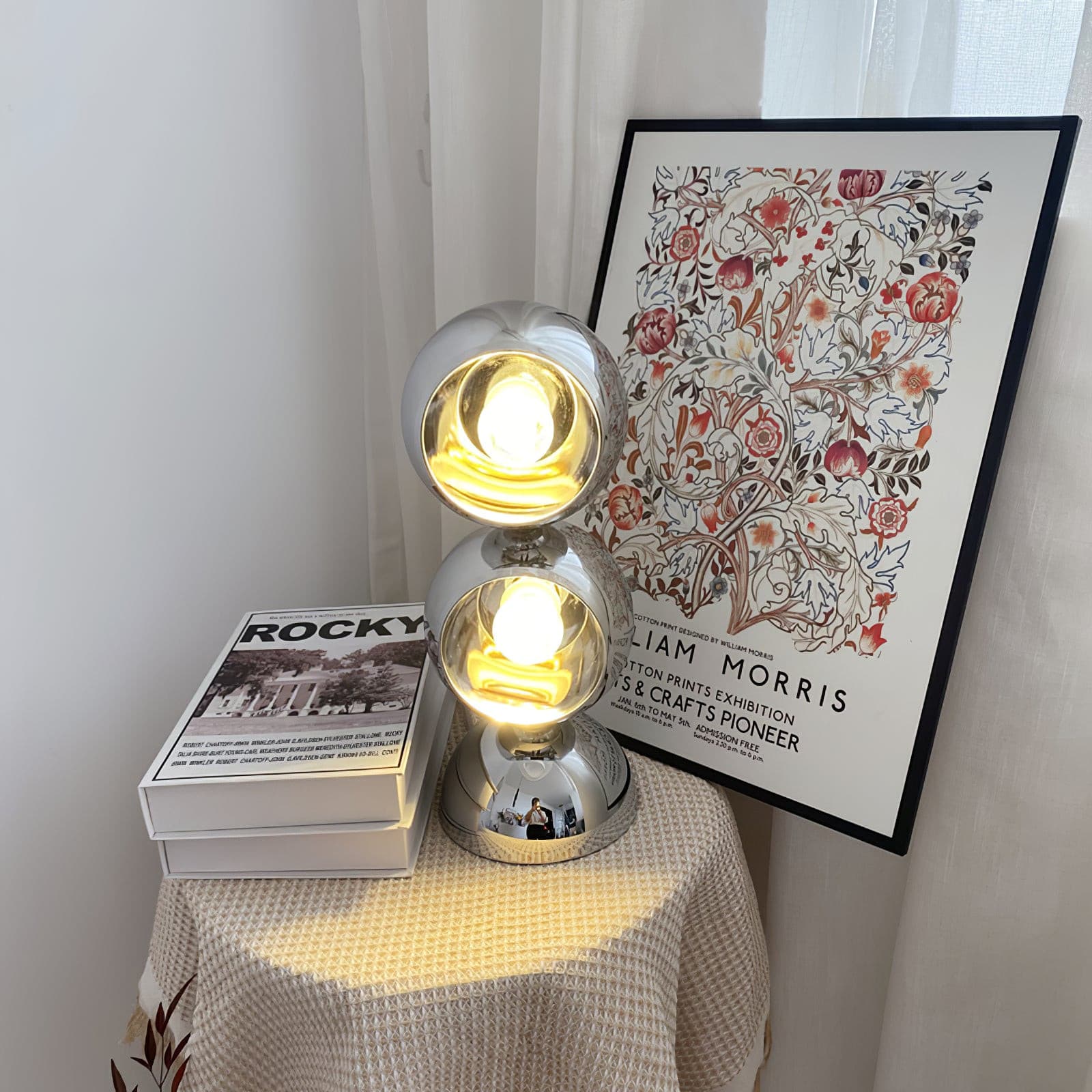 Lampe de Table Élégante - Design Contemporain et Éclairage Doux