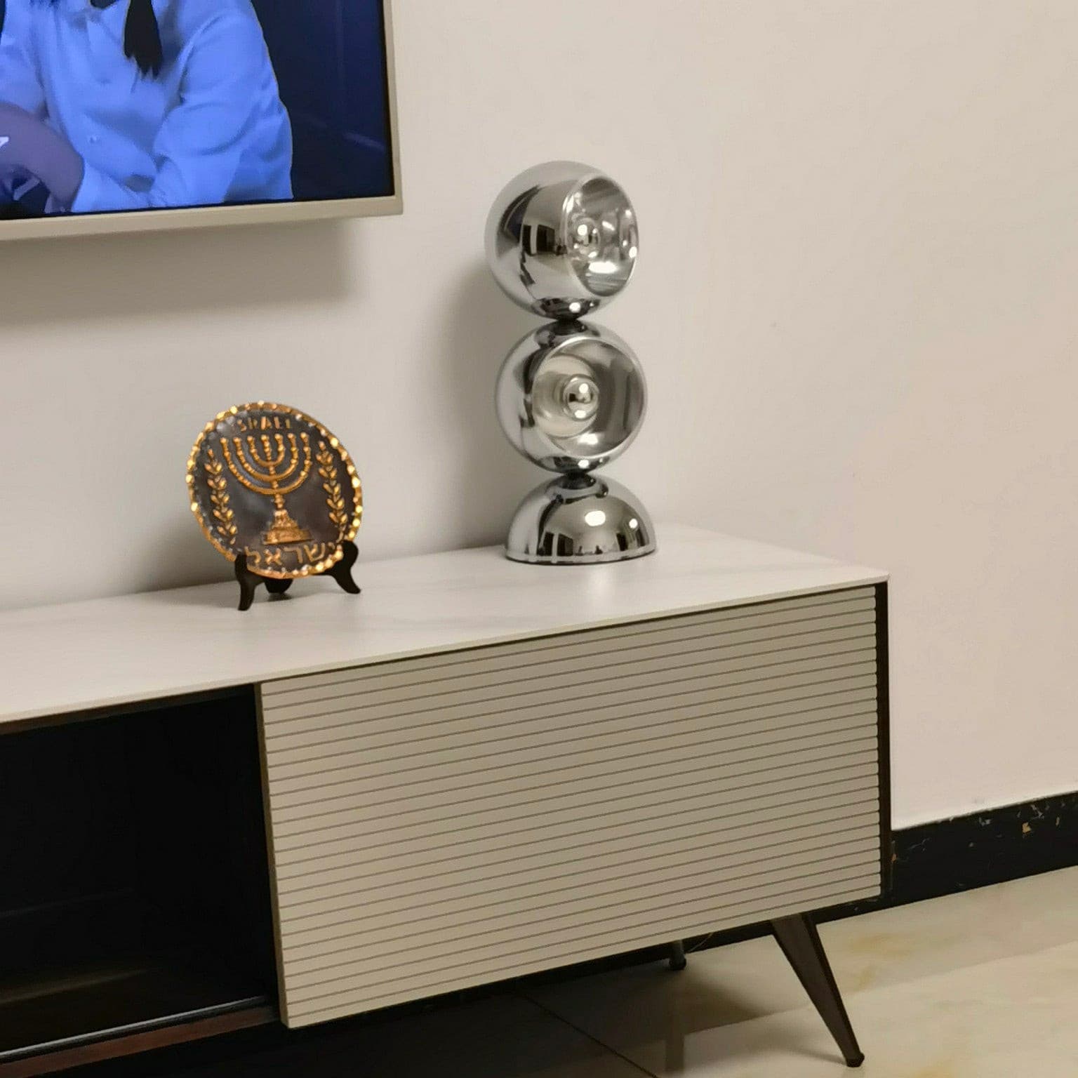 Lampe de Table Élégante - Design Contemporain et Éclairage Doux