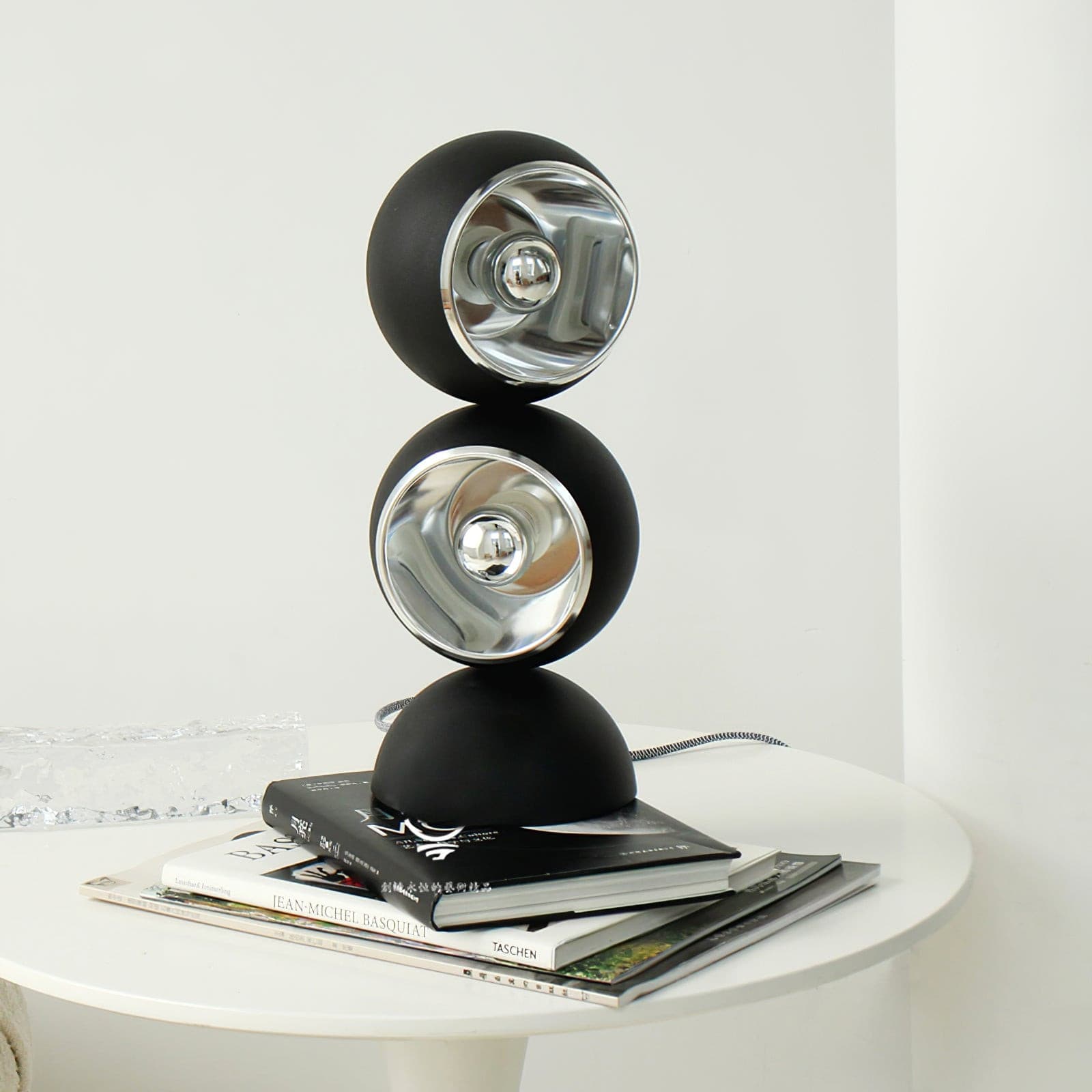 Lampe de Table Élégante - Design Contemporain et Éclairage Doux