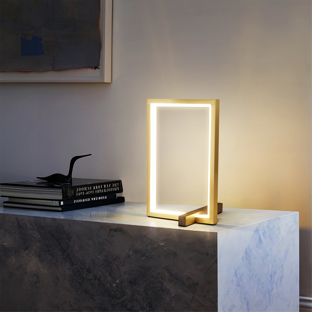 Lampe de Table en Cuivre et Noyer - Design Élégant et Éclairage Doux