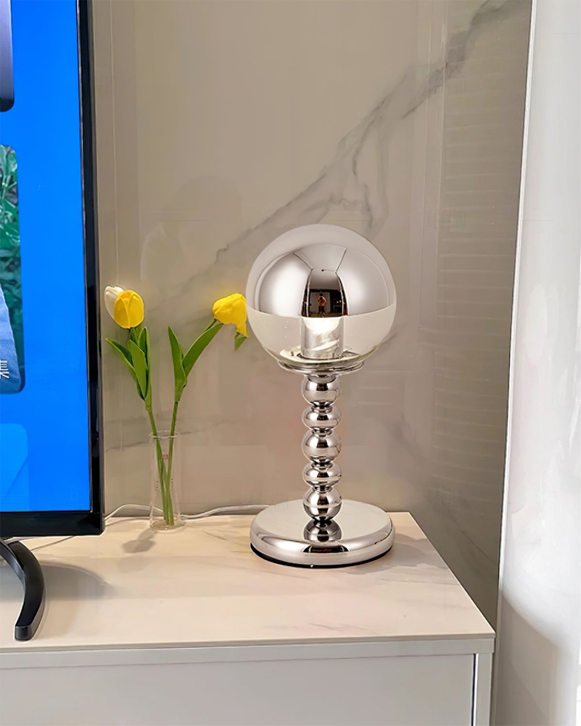 Lampe de Table Chrome Minimaliste - Design Élégant et Compact