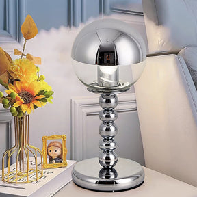 Lampe de Table Chrome Minimaliste - Design Élégant et Compact