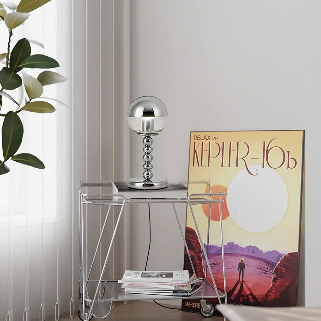 Lampe de Table Chrome Minimaliste - Design Élégant et Compact