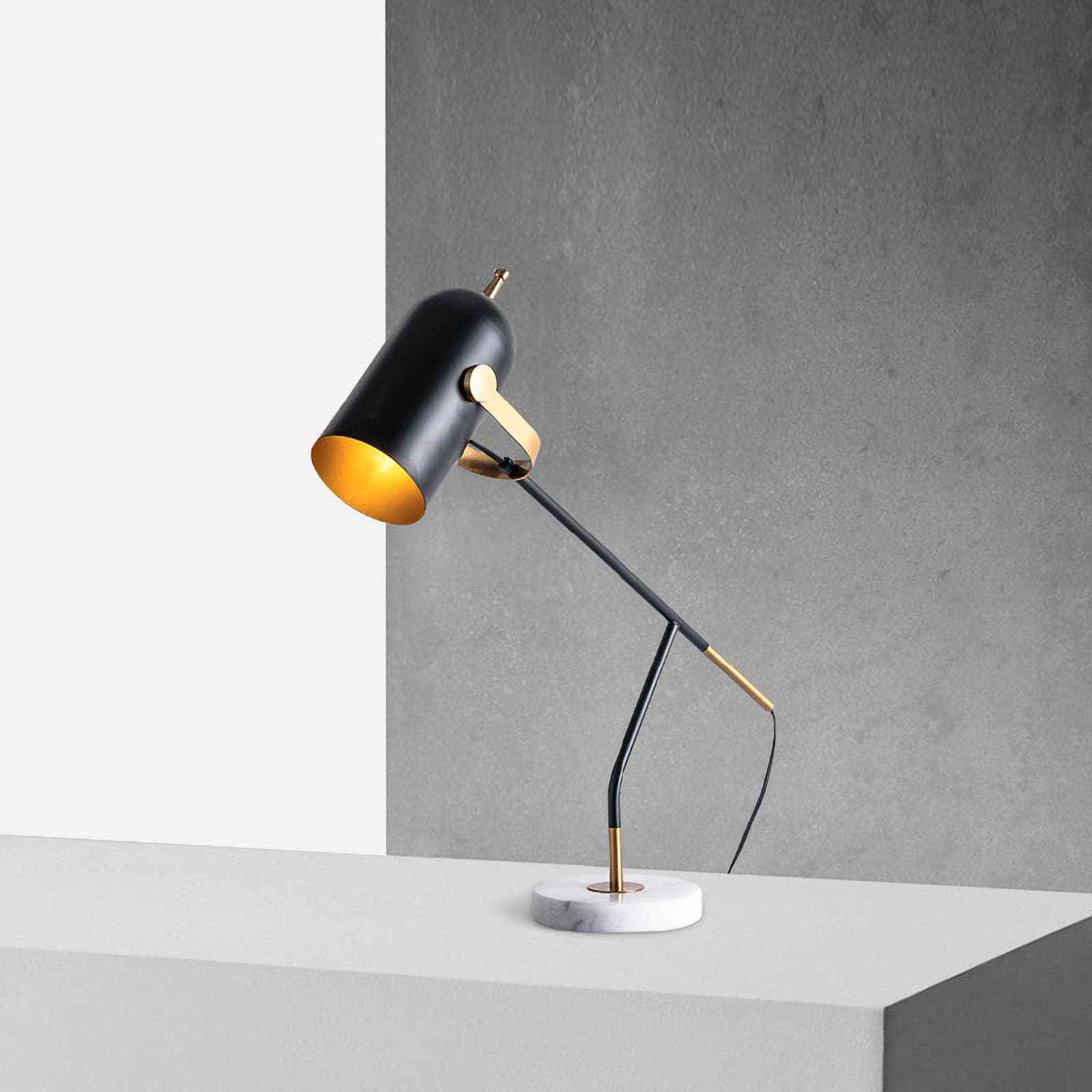 Lampe de Bureau Minimaliste - Éclairage Ajustable et Élégant
