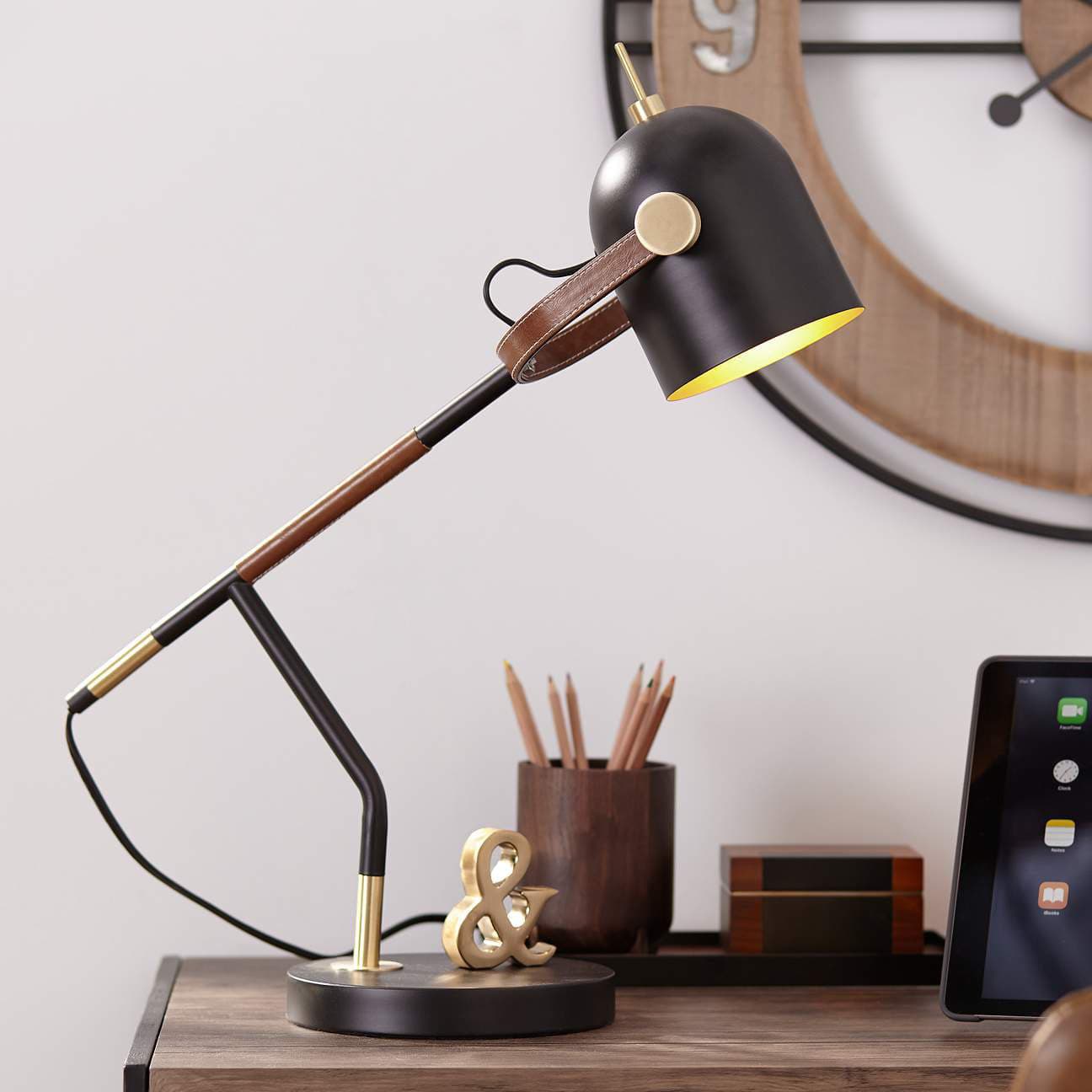 Lampe de Bureau Minimaliste - Éclairage Ajustable et Élégant