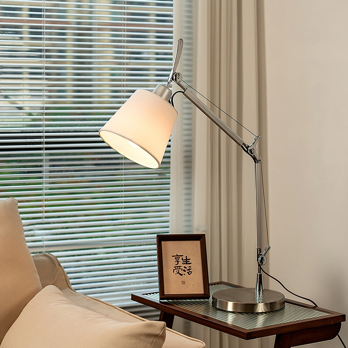 Lampe de Table Moderne Réglable - Élégance et Fonctionnalité pour Tous Espaces