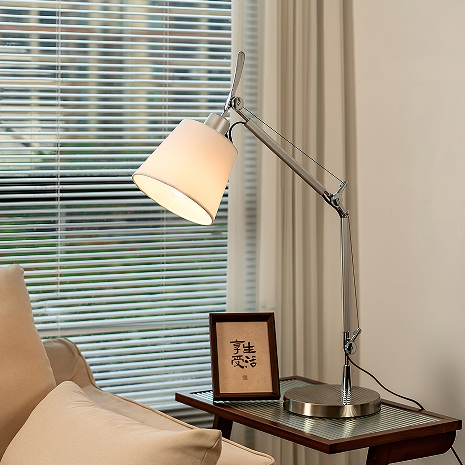 Lampe de Table Moderne Réglable - Élégance et Fonctionnalité pour Tous Espaces