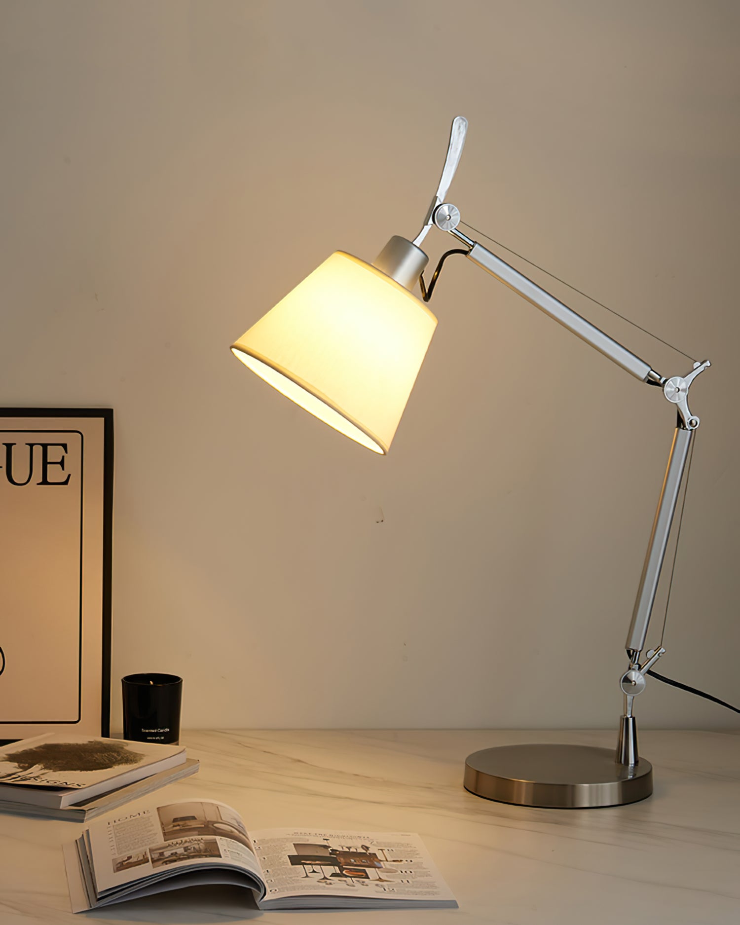 Lampe de Table Moderne Réglable - Élégance et Fonctionnalité pour Tous Espaces