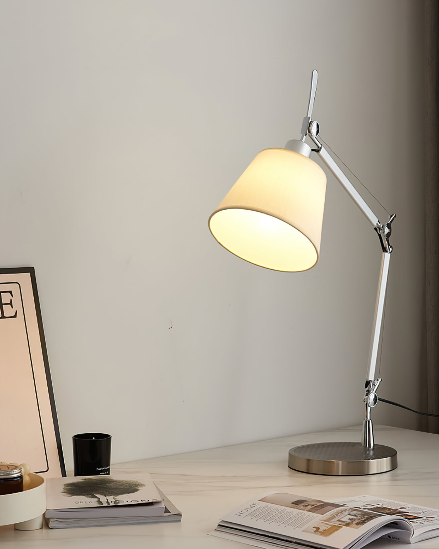 Lampe de Table Moderne Réglable - Élégance et Fonctionnalité pour Tous Espaces