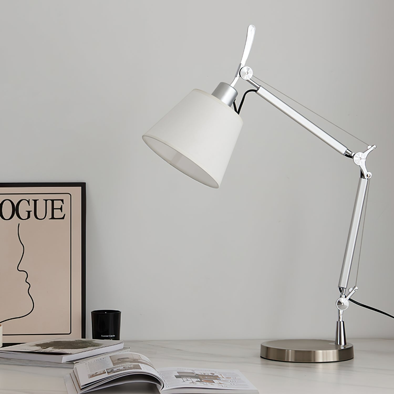 Lampe de Table Moderne Réglable - Élégance et Fonctionnalité pour Tous Espaces