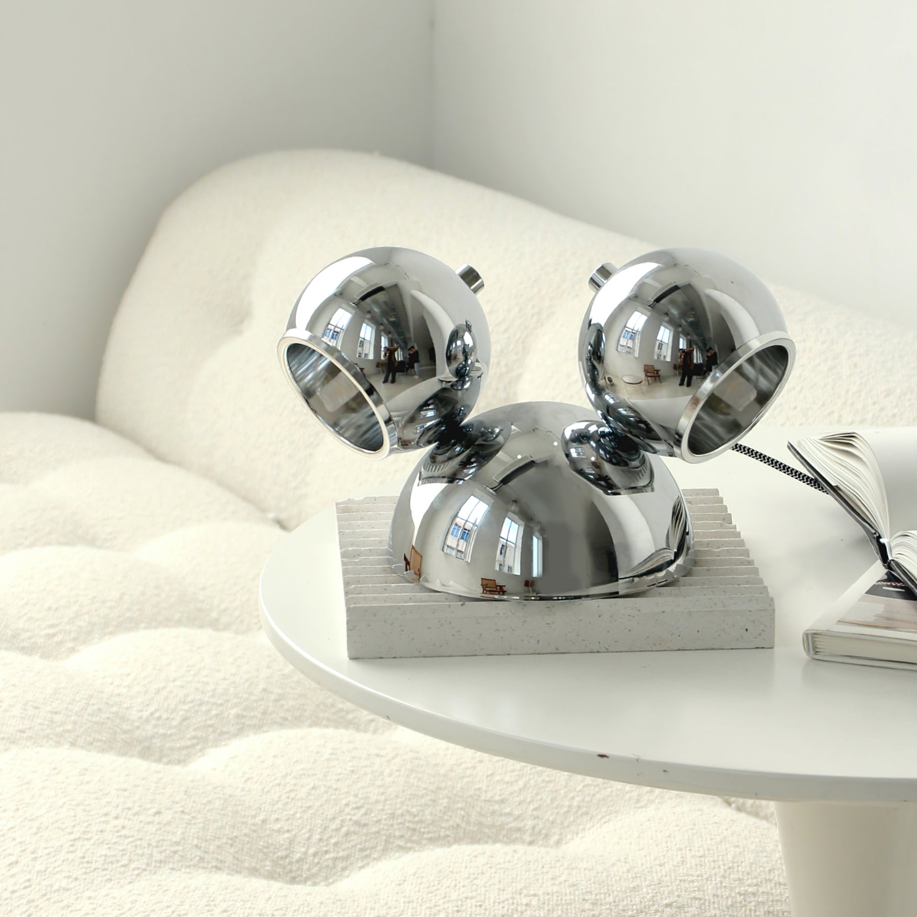 Lampe de Table Design Ludique - Ambiance Élégante et Amusante